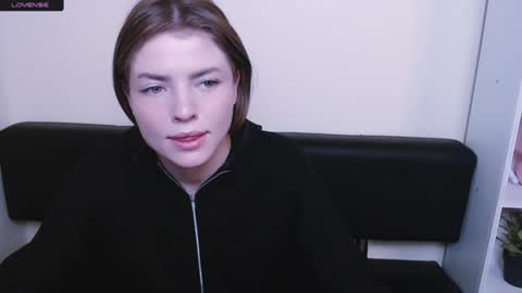 Snapshot of missoliviaa_ chatting on January 8, 11:10 am Olivia online show from January 8, 11:10 am