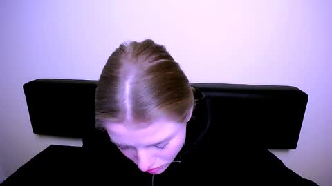 Snapshot of missoliviaa_ chatting on January 31, 2:49 pm Olivia online show from January 31, 2:49 pm