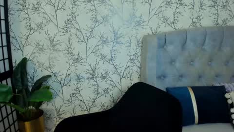 Snapshot of missrosse_ chatting on January 19, 12:49 am Emily online show from January 19, 12:49 am