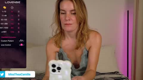MissThea online show from January 6, 3:42 am