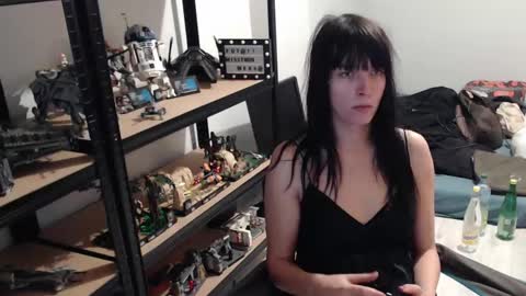 missthon online show from February 4, 12:00 pm
