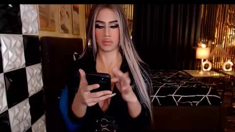 misstrishontop online show from March 22, 9:52 pm