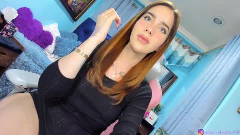 missvalentine18 online show from February 26, 11:21 am