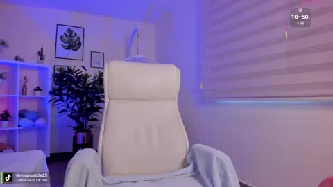 Mafe Jimenez online show from December 3, 1:23 pm