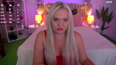 missyymarty online show from October 31, 3:45 pm