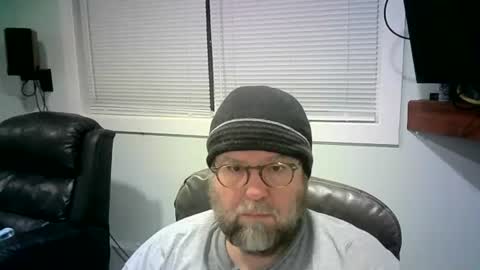 Snapshot of mister_happy567 chatting on February 17, 4:53 am Mr. Happy online show from February 17, 4:53 am