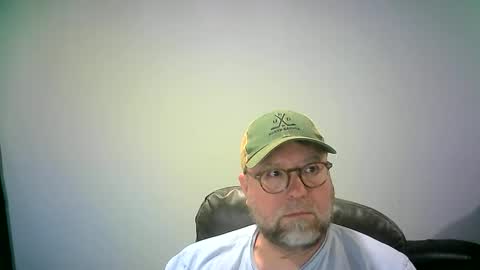 Snapshot of mister_happy567 chatting on September 10, 6:25 am Mr. Happy online show from September 10, 6:25 am