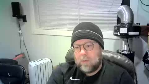 Snapshot of mister_happy567 chatting on January 4, 5:58 am Mr. Happy online show from January 4, 5:58 am