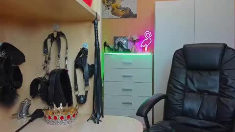 Mistress Kristi online show from November 7, 10:12 pm