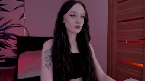 Snapshot of mistress_mialibra chatting on December 1, 11:18 pm Mistress Mia online show from December 1, 11:18 pm