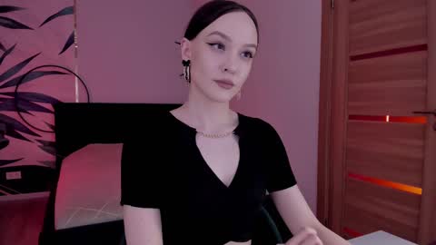 Snapshot of mistress_mialibra chatting on February 11, 11:33 pm Mistress Mia online show from February 11, 11:33 pm