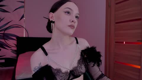 Snapshot of mistress_mialibra chatting on December 5, 8:17 pm Mistress Mia online show from December 5, 8:17 pm