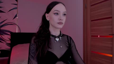 Snapshot of mistress_mialibra chatting on December 12, 1:53 am Mistress Mia online show from December 12, 1:53 am