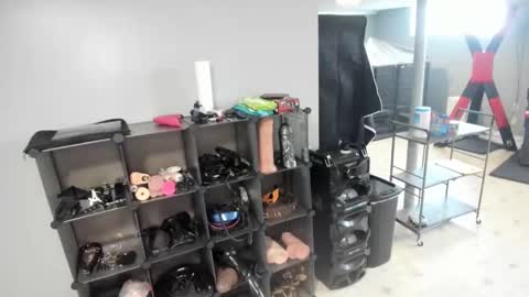 Snapshot of mistressc365 chatting on January 7, 8:21 pm Mistress C and bitch boy online show from January 7, 8:21 pm