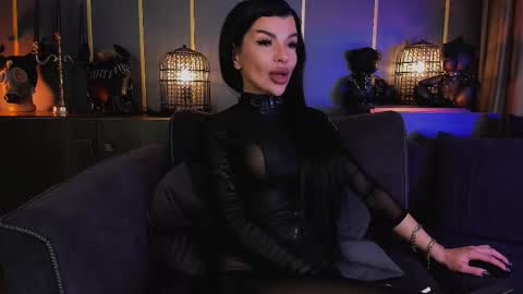 Elenia online show from March 7, 11:29 am