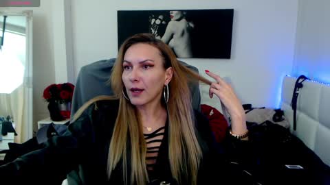 MistressEvelyn  online show from February 3, 10:36 am
