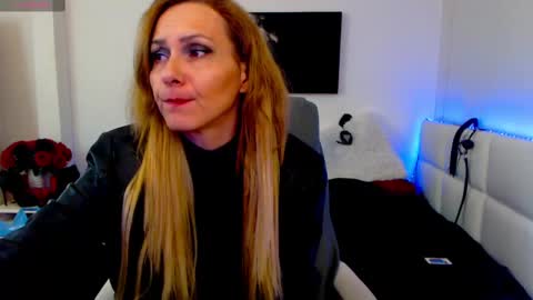 MistressEvelyn  online show from February 13, 10:34 am