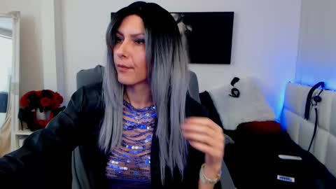 MistressEvelyn  online show from February 12, 5:26 am
