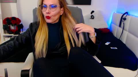 MistressEvelyn  online show from February 13, 6:09 am