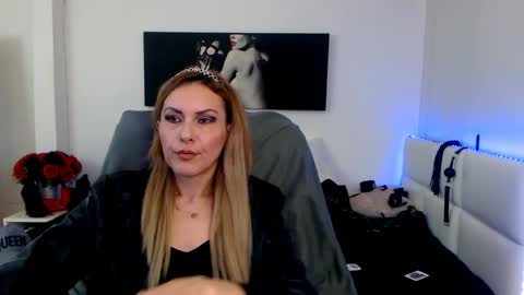 MistressEvelyn  online show from February 2, 6:14 am