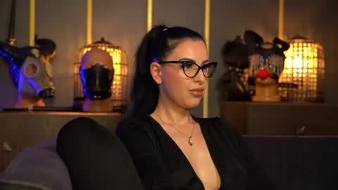 Mistress Kelly online show from May 17, 9:24 pm