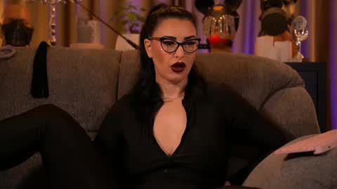 Mistress Kelly online show from October 26, 12:00 am