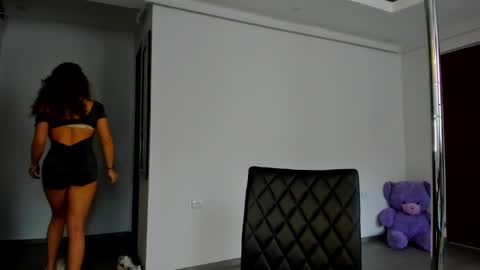Snapshot of mistresskenda chatting on March 7, 10:24 am Mistress KiRa online show from March 7, 10:24 am