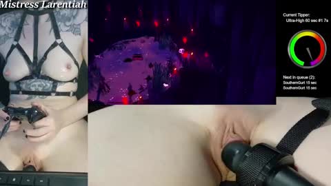 Snapshot of mistresslarentiah chatting on March 8, 5:43 pm Mistress Larentiah online show from March 8, 5:43 pm