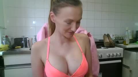 mistressmilly32 online show from July 6, 3:03 pm