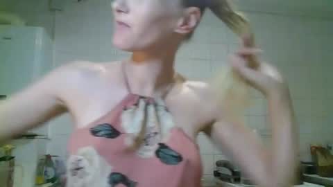 mistressmilly32 online show from June 27, 8:37 pm