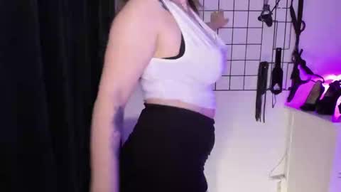 Snapshot of mistresssandy chatting on February 27, 11:48 pm SANDY online show from February 27, 11:48 pm