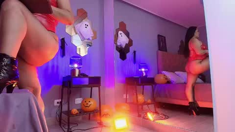 Scarlet online show from October 28, 1:45 pm