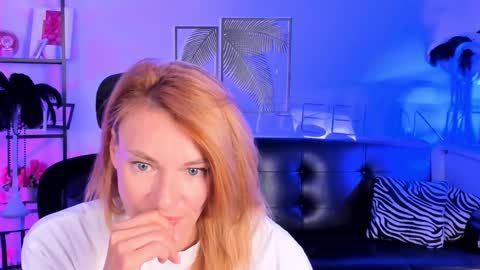 Snapshot of mistybarnes chatting on February 27, 11:50 am MistyBarnes NONUDE MODEL online show from February 27, 11:50 am