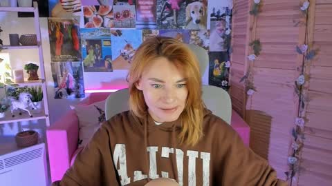 Snapshot of mistybarnes chatting on January 27, 11:43 am MistyBarnes NONUDE MODEL online show from January 27, 11:43 am