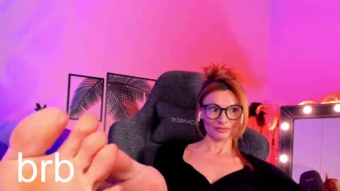 Snapshot of mistybarnes chatting on January 5, 11:37 am MistyBarnes NONUDE MODEL online show from January 5, 11:37 am