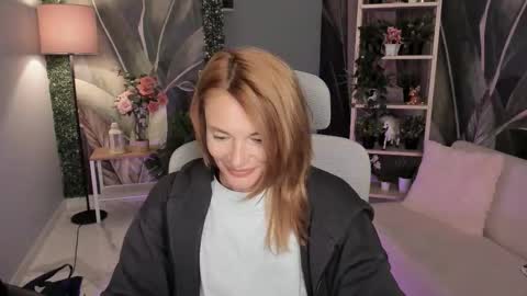 Snapshot of mistybarnes chatting on September 14, 2:40 pm MistyBarnes NONUDE MODEL online show from September 14, 2:40 pm
