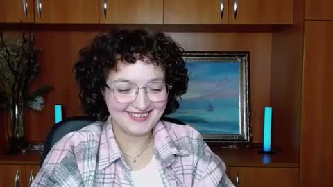 Aria online show from October 10, 11:16 am