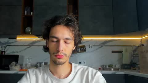 MitchelKurse online show from July 24, 10:18 pm