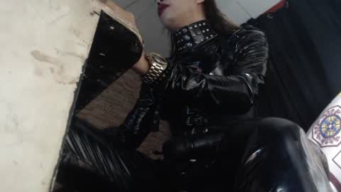 DEVINE QUEEN JASMINE online show from July 8, 10:29 am