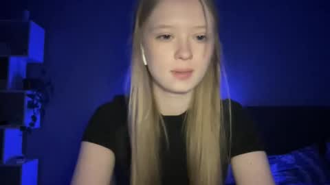 Amelia online show from October 15, 4:08 pm