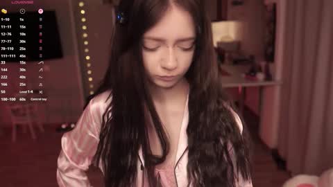 Yuka online show from November 21, 7:01 pm