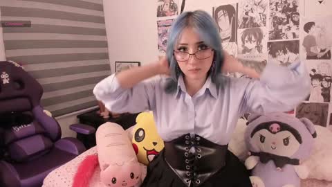 Snapshot of miwaviolet chatting on January 11, 12:01 am Miwa Violet online show from January 11, 12:01 am