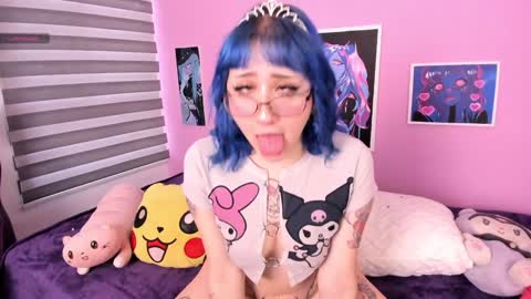 Snapshot of miwaviolet chatting on February 6, 10:00 pm Miwa Violet online show from February 6, 10:00 pm