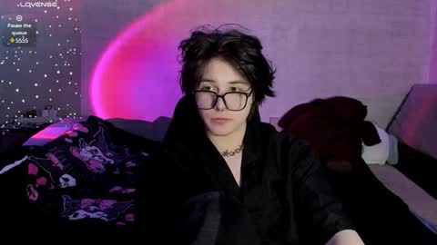Miya online show from December 6, 7:39 pm