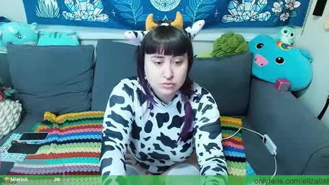 Elizabxth Fields online show from October 28, 4:19 pm