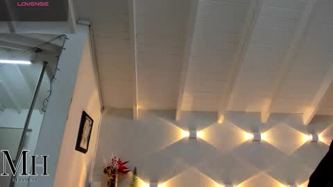 mizzhell_ online show from December 14, 12:55 pm