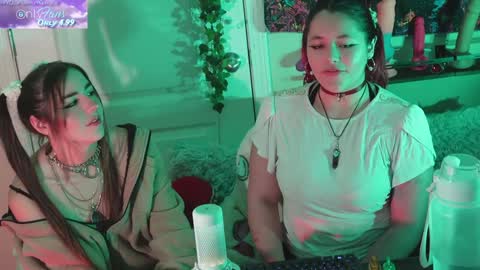 Hera  Tethra Bathtub stream  20k followers  Ask about our custom videos3 online show from January 8, 3:17 pm