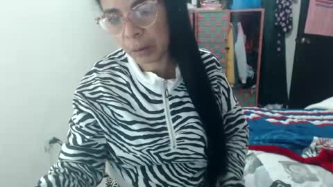 Snapshot of mmaturemessy chatting on December 5, 12:58 am kelly online show from December 5, 12:58 am