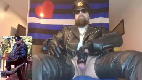 Snapshot of mmazsnake chatting on January 25, 12:17 am SMOKINsnakeEYEZ online show from January 25, 12:17 am