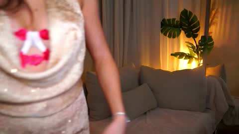Snapshot of mmilkyway_ chatting on September 20, 4:32 pm milkyway online show from September 20, 4:32 pm